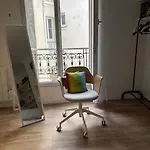 Cozy Appartment In Voltaire