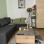 Cozy Appartment In Voltaire